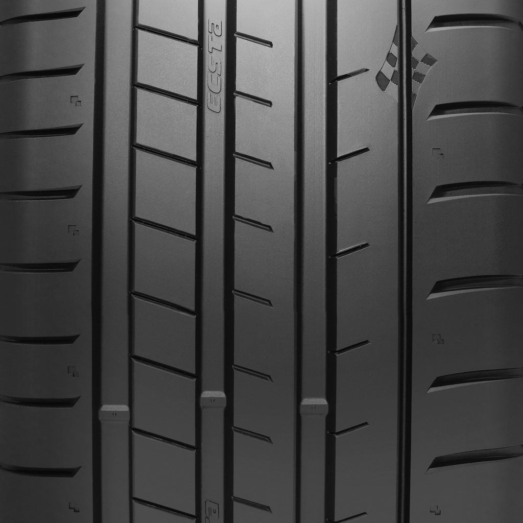 Kumho Tire Kumho Ecsta PS91 UHP 245/35ZR18 92Y XL Passenger Tire