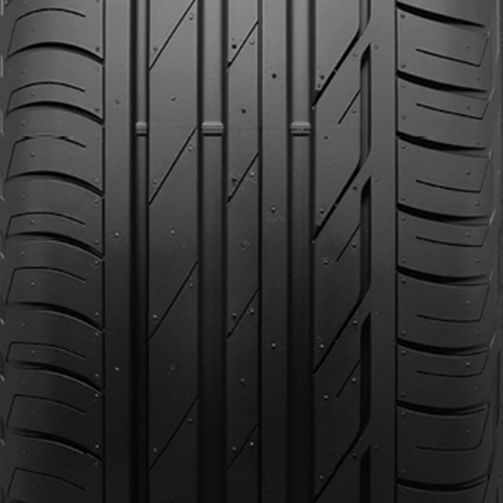 Bridgestone Turanza T001 Touring 225/40R18 92W XL Passenger Tire