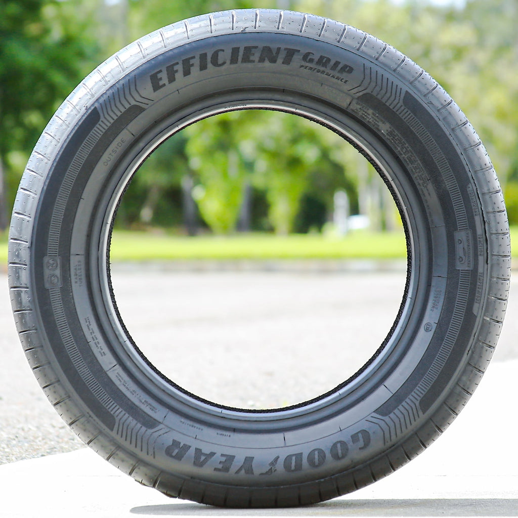 Goodyear EfficientGrip Performance 225/55R17 101W XL Tire Fits: 2016-19 Chevrolet Malibu Hybrid, 2011-13 Chevrolet Impala LT