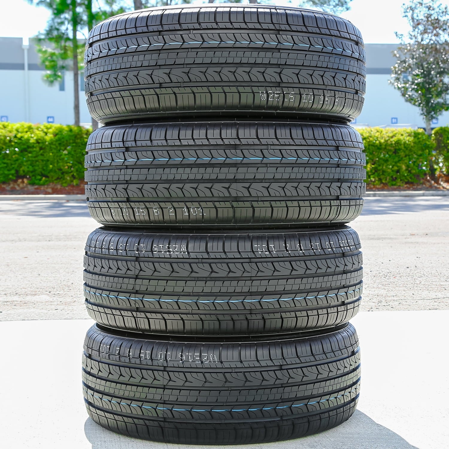 Centara Grand Tourer H/T 235/45R19 95V a/s All Season Tire