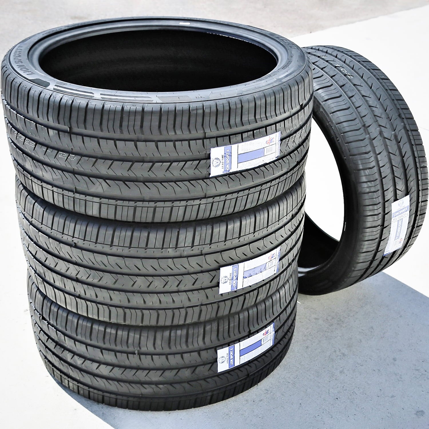 Leao Lion Sport 3 285/45R22 114V XL Performance a/s All Season Tire