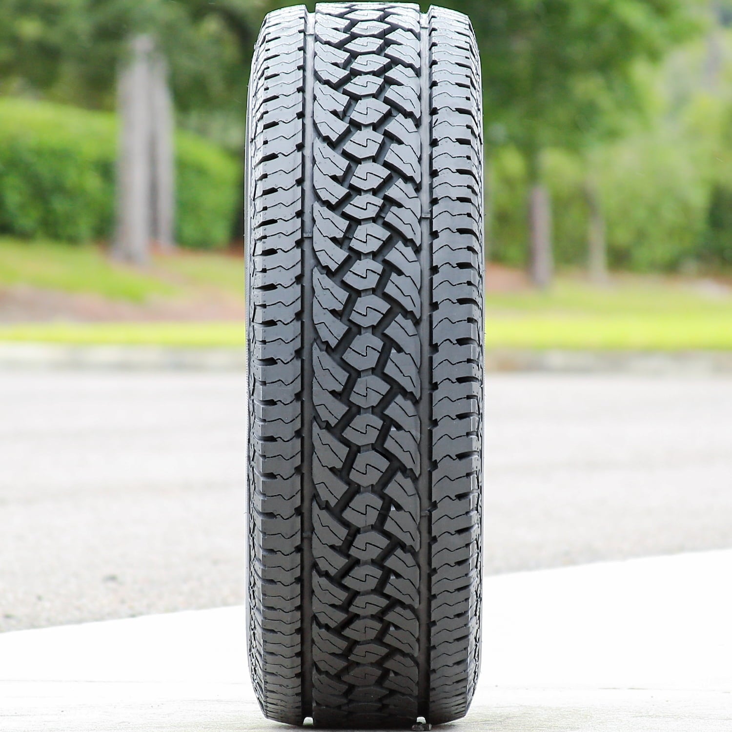Goodyear Wrangler AT SilentTrac 255/70R16 111H a/t All Terrain Tire