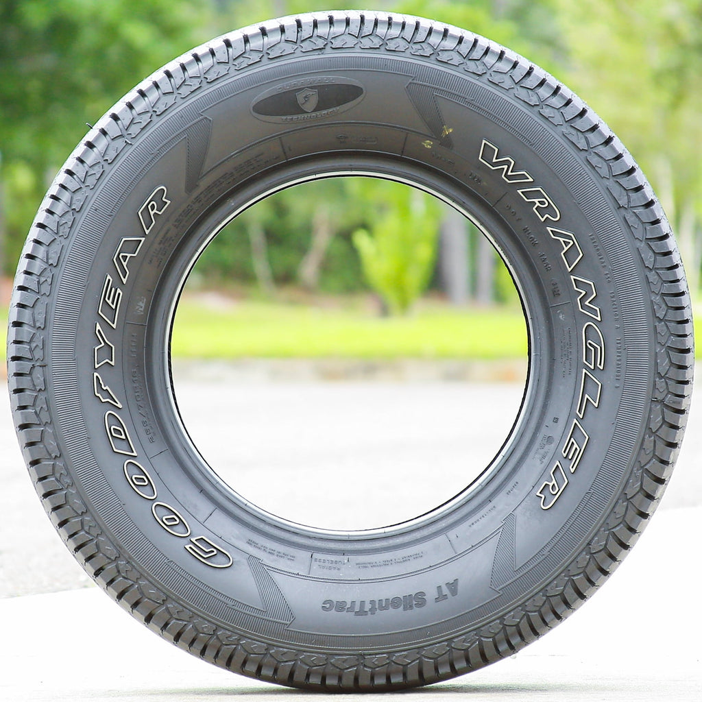 Goodyear Wrangler AT SilentTrac 255/70R16 111H a/t All Terrain Tire