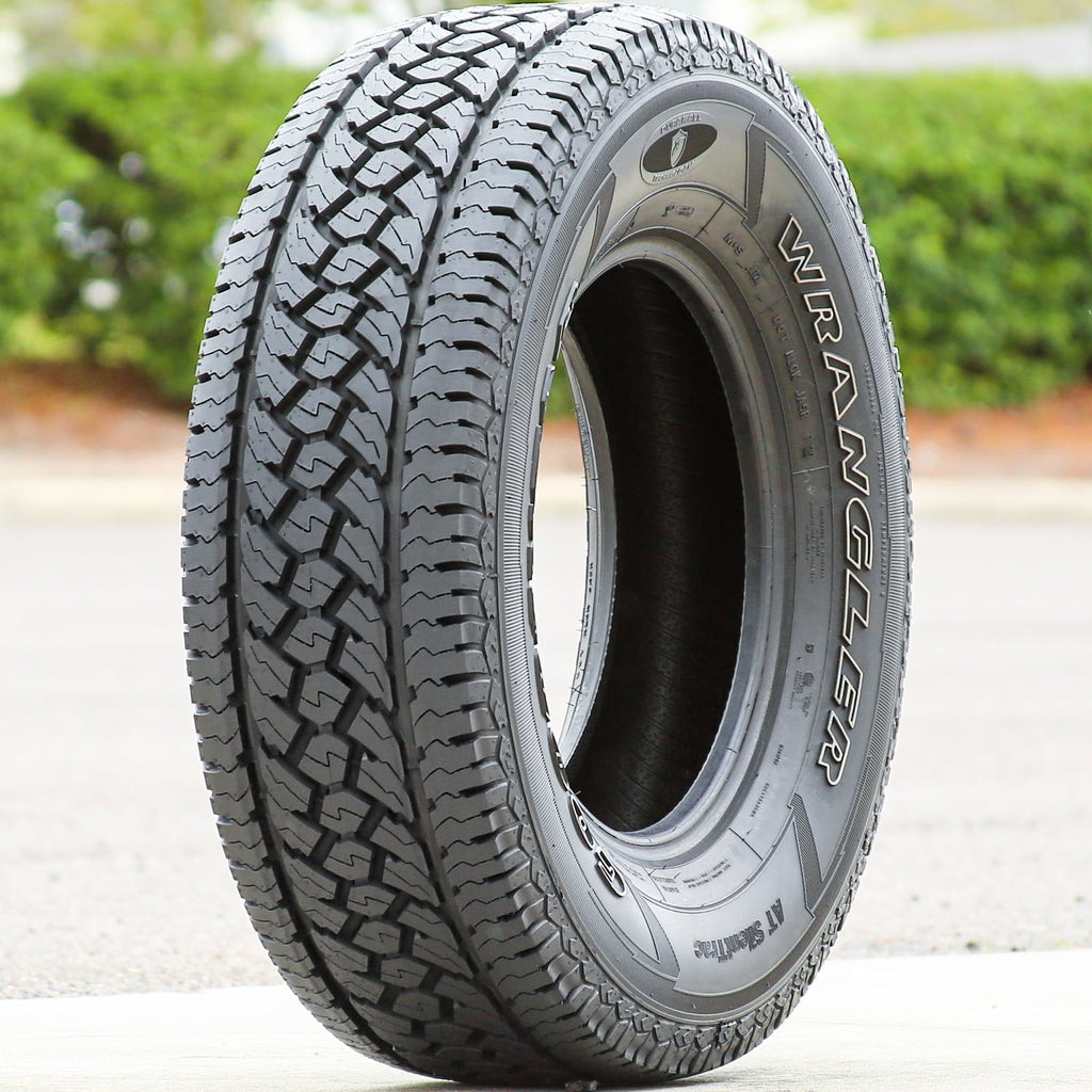 Goodyear Wrangler AT SilentTrac 255/70R16 111H a/t All Terrain Tire