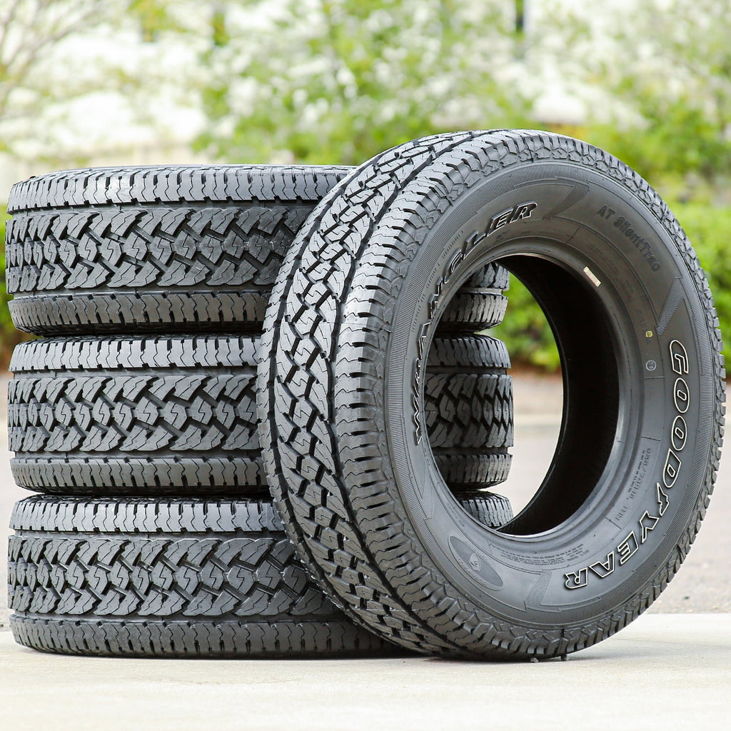 Goodyear Wrangler AT SilentTrac 255/70R16 111H a/t All Terrain Tire
