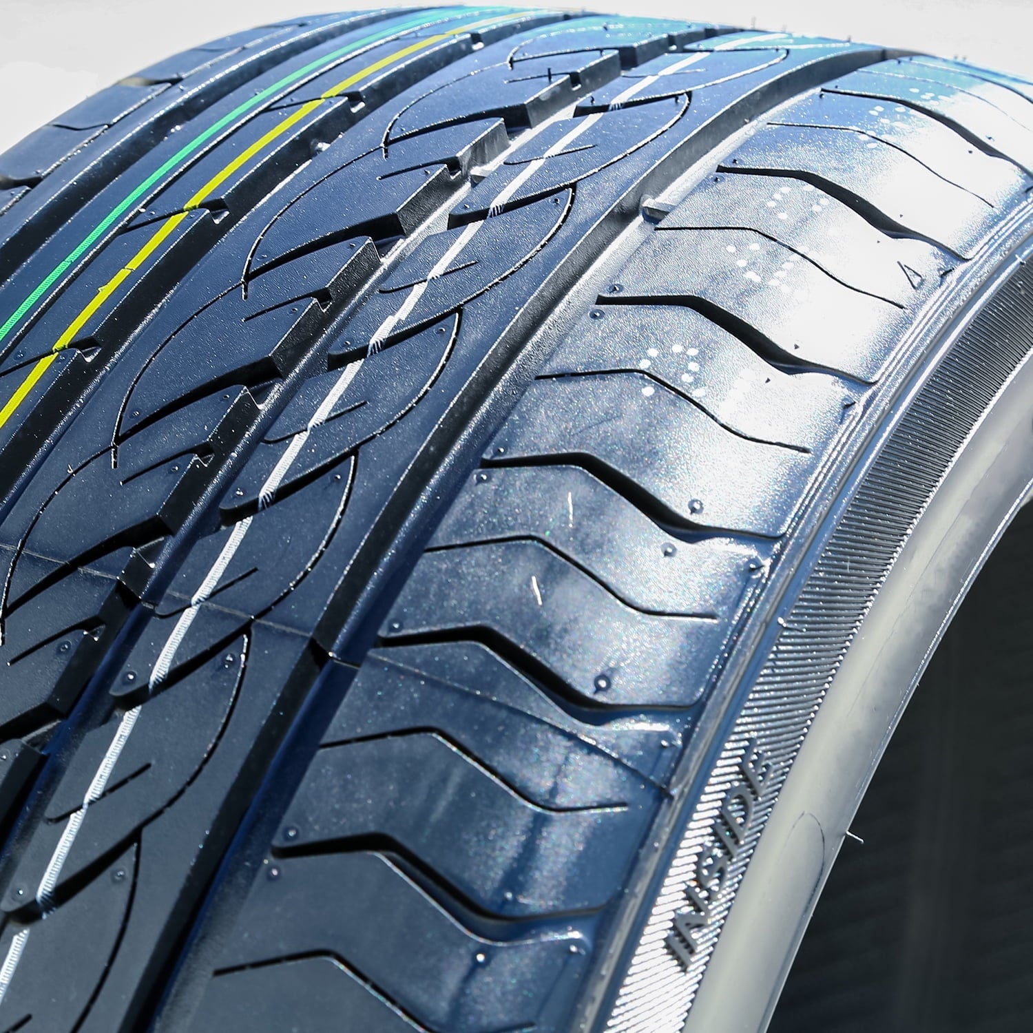 Centara Vanti HP 255/35ZR18 255/35R18 94W XL High Performance a/s All Season Tire