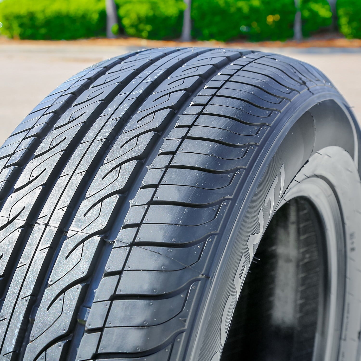 Dcenti Wheel Dcenti DC33 225/40R18 92V a/s All Season Tire