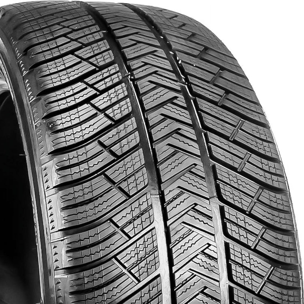 Michelin Latitude Alpin LA2 Tire 265/45R20 104V Fits: 2019-20 Acura MDX SH-AWD, 2017-18 Porsche Macan GTS