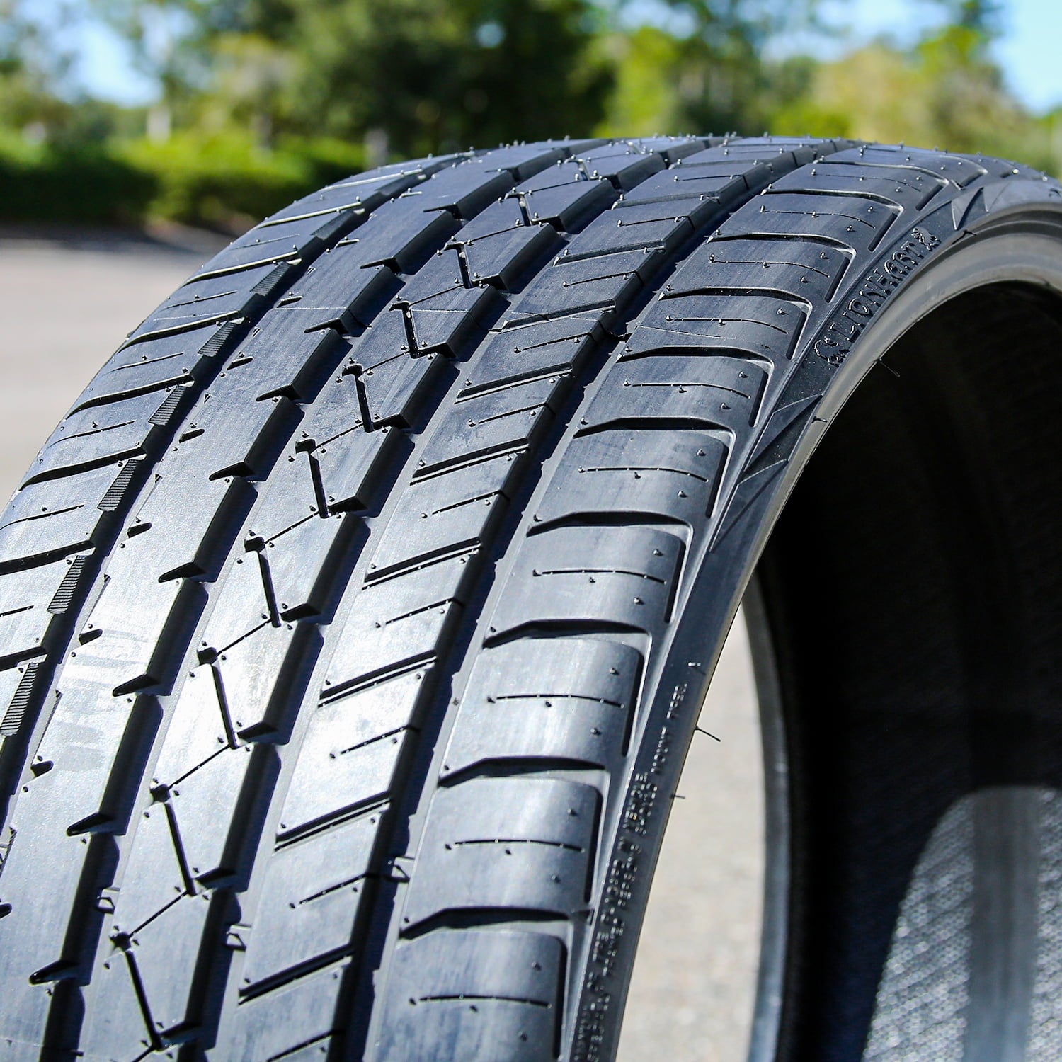 Lionhart LH-FIVE 295/30ZR20 295/30R20 101Y XL High Performance a/s All Season Tire
