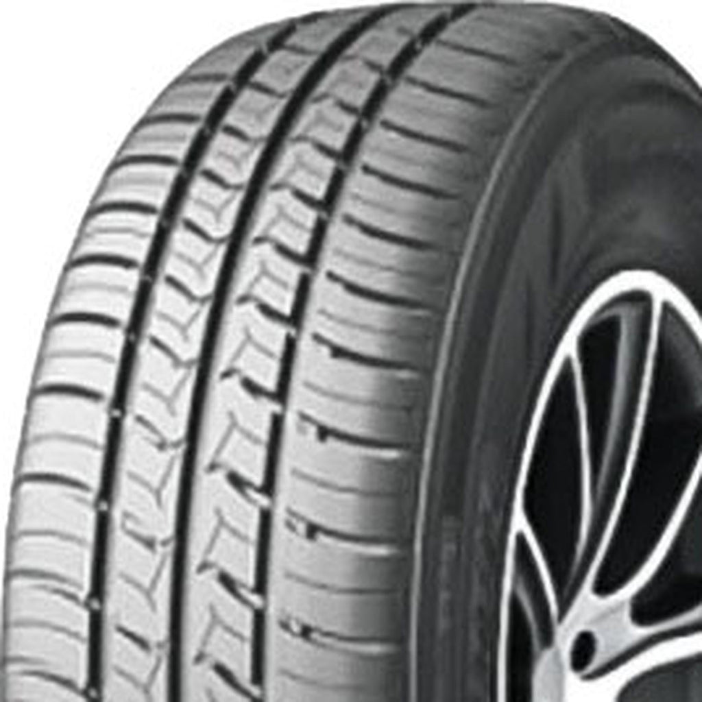 Lancaster LP-16 Performance 205/70R15 96H Passenger Tire