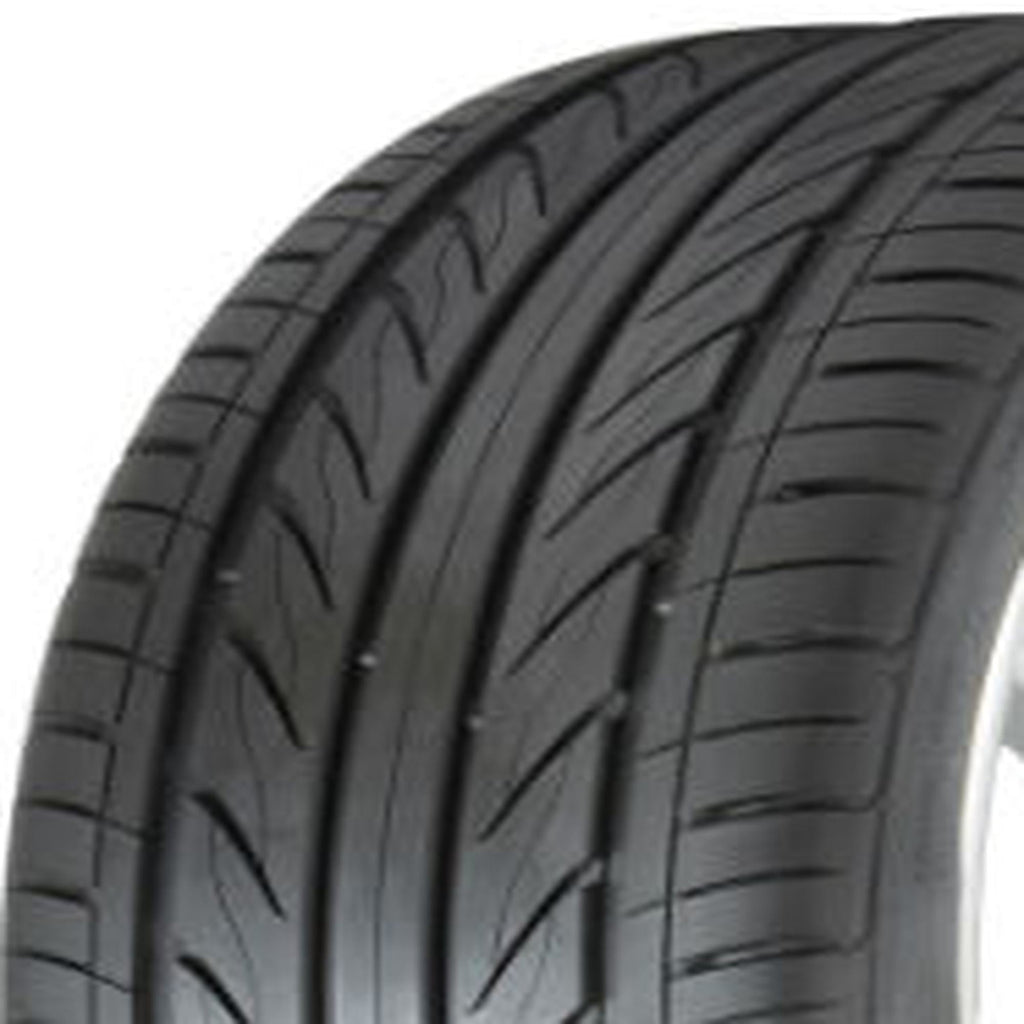 Delinte D7 A/S All Season 215/35ZR18 84W XL Passenger Tire