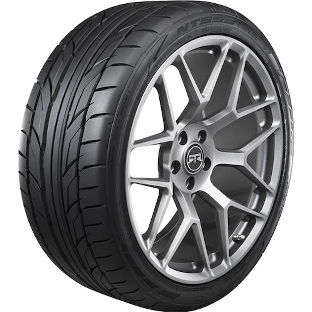 Nitto NT555 G2 225/50R17 ZR 98W XL High Performance Tire Fits: 2012-15 Chevrolet Cruze LT, 2012-18 Ford Focus Electric