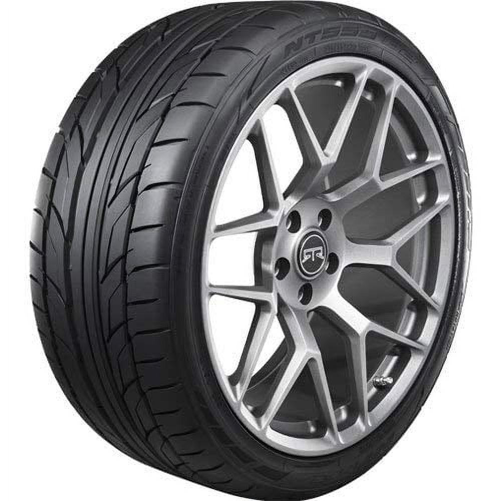 Nitto NT555 G2 225/50R17 ZR 98W XL High Performance Tire Fits: 2012-15 Chevrolet Cruze LT, 2012-18 Ford Focus Electric