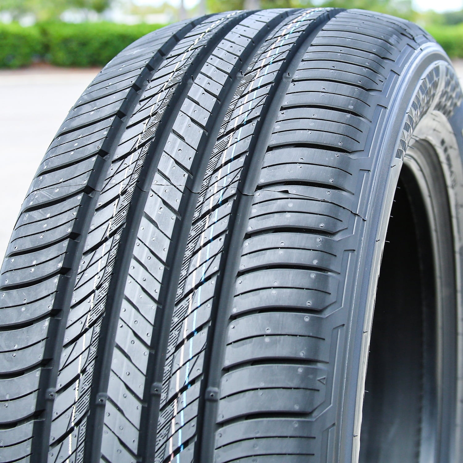 Kumho Tire Kumho Crugen HP71 All Season 235/55R18 104V XL SUV/Crossover Tire
