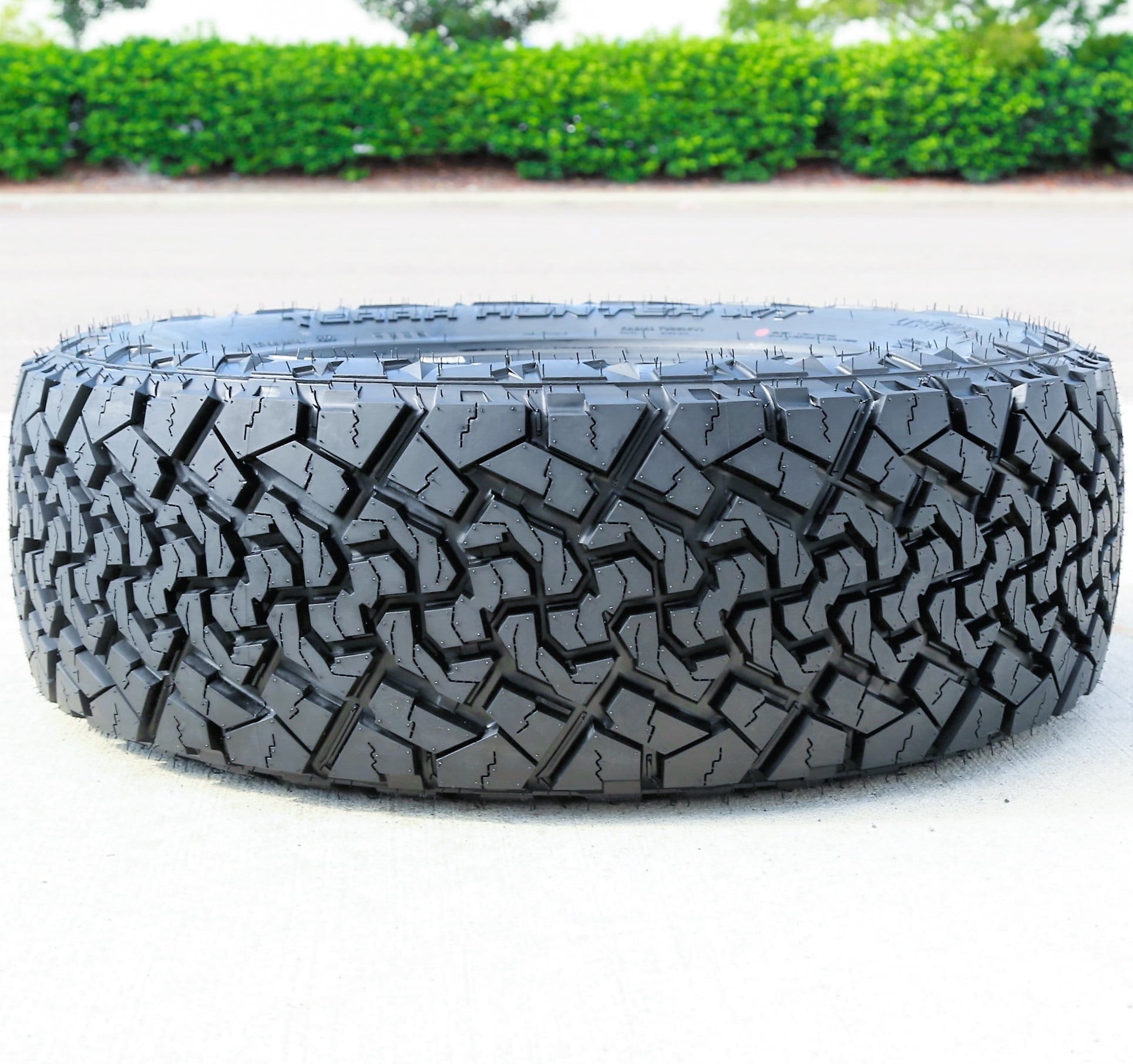 Venom Power Terra Hunter X/T 235/85R16 120/116S E 10 Ply Extreme Terrain Light Truck Tire
