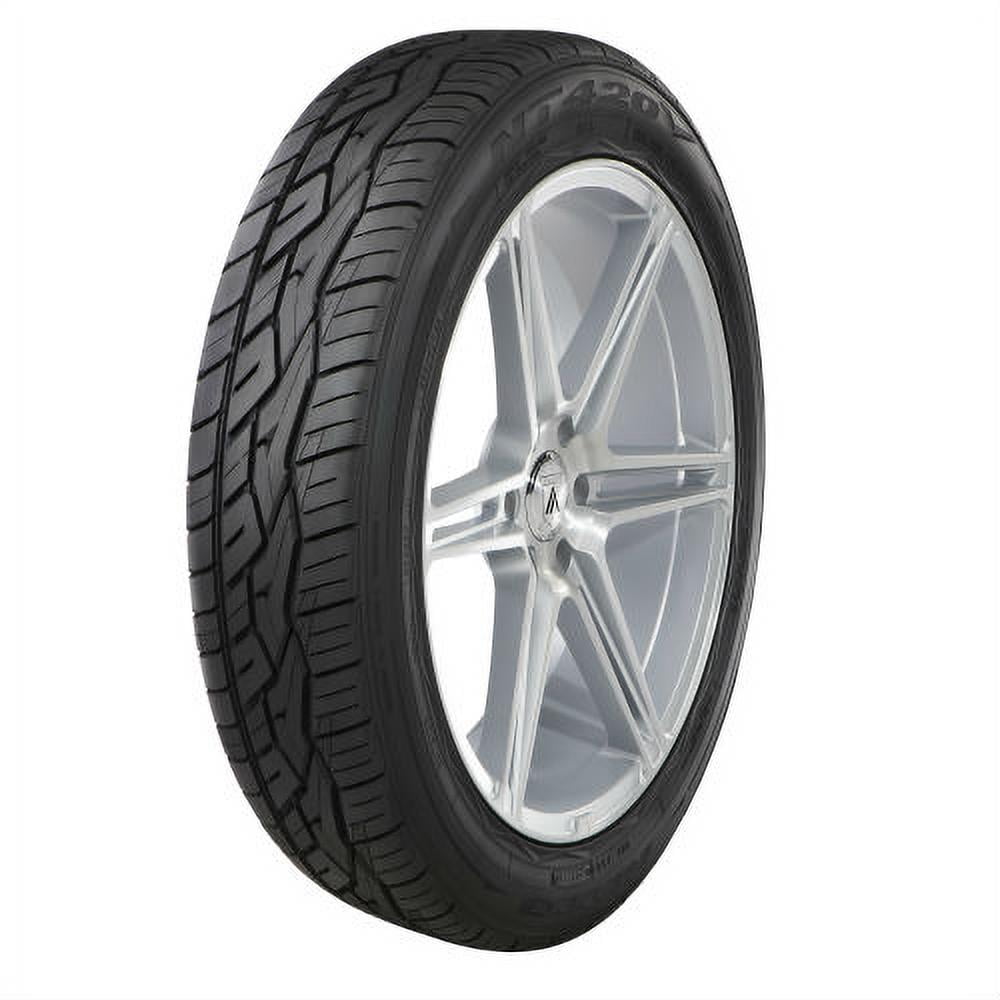 Nitto NT420V 285/50-20 116 V Tire