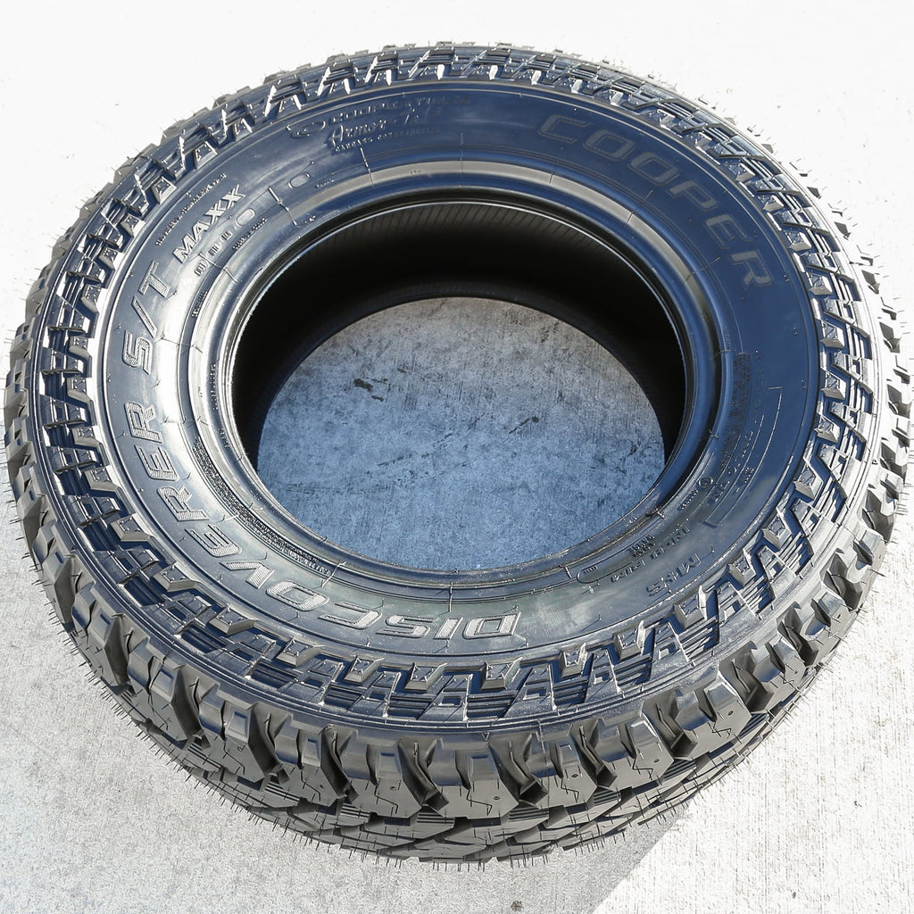 Cooper Tires Cooper Discoverer S/T Maxx All-Season LT245/75R17 121Q Tire