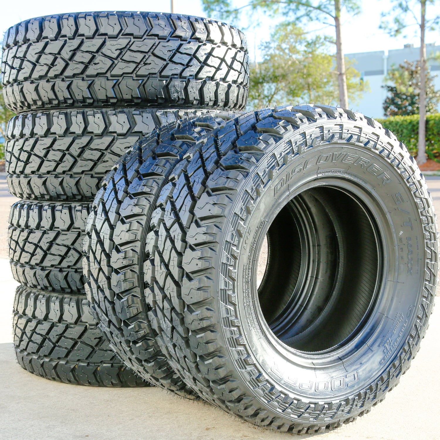 Cooper Tires Cooper Discoverer S/T Maxx All-Season LT245/75R17 121Q Tire