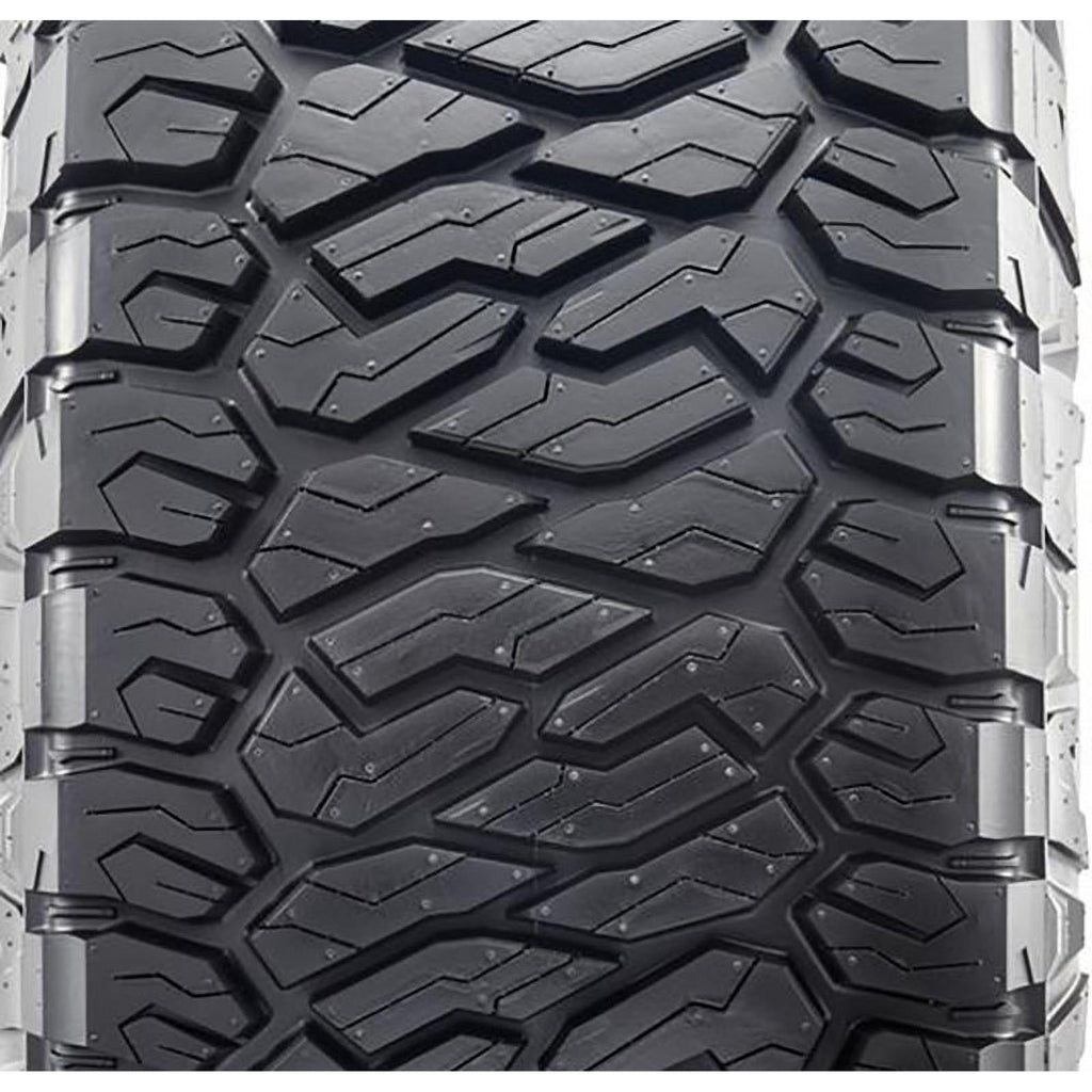 Maxxis Razr AT-811 All Terrain LT265/70R18 124/121S E Light Truck Tire