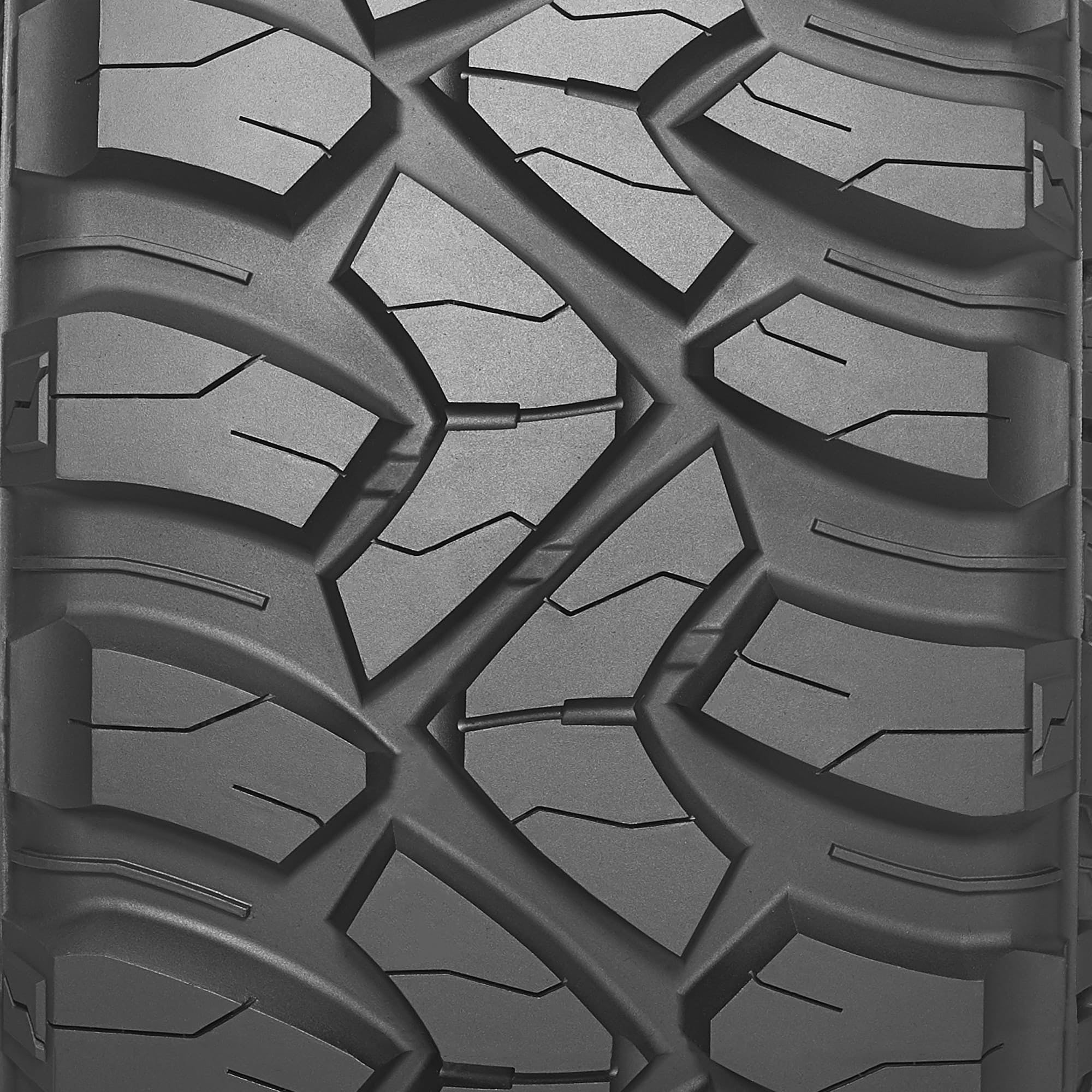 Kumho Tire Kumho Road Venture MT71 Mud Terrain LT35X12.5R17 121Q E Light Truck Tire