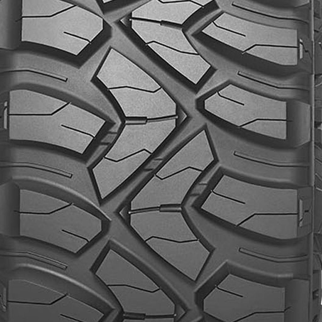 Kumho Tire Kumho Road Venture MT71 Mud Terrain LT315/70R17 121/118Q E Light Truck Tire