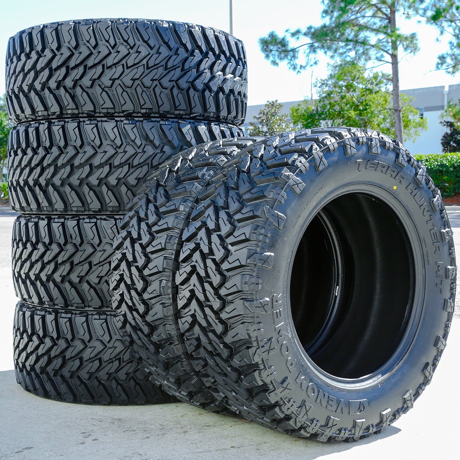 Venom Power Terra Hunter M/T 285/55R20 122/119Q E 10 Ply mud Light Truck Tire