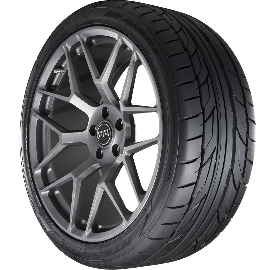 Nitto NT555 G2 UHP 305/30ZR19 102W XL Passenger Tire