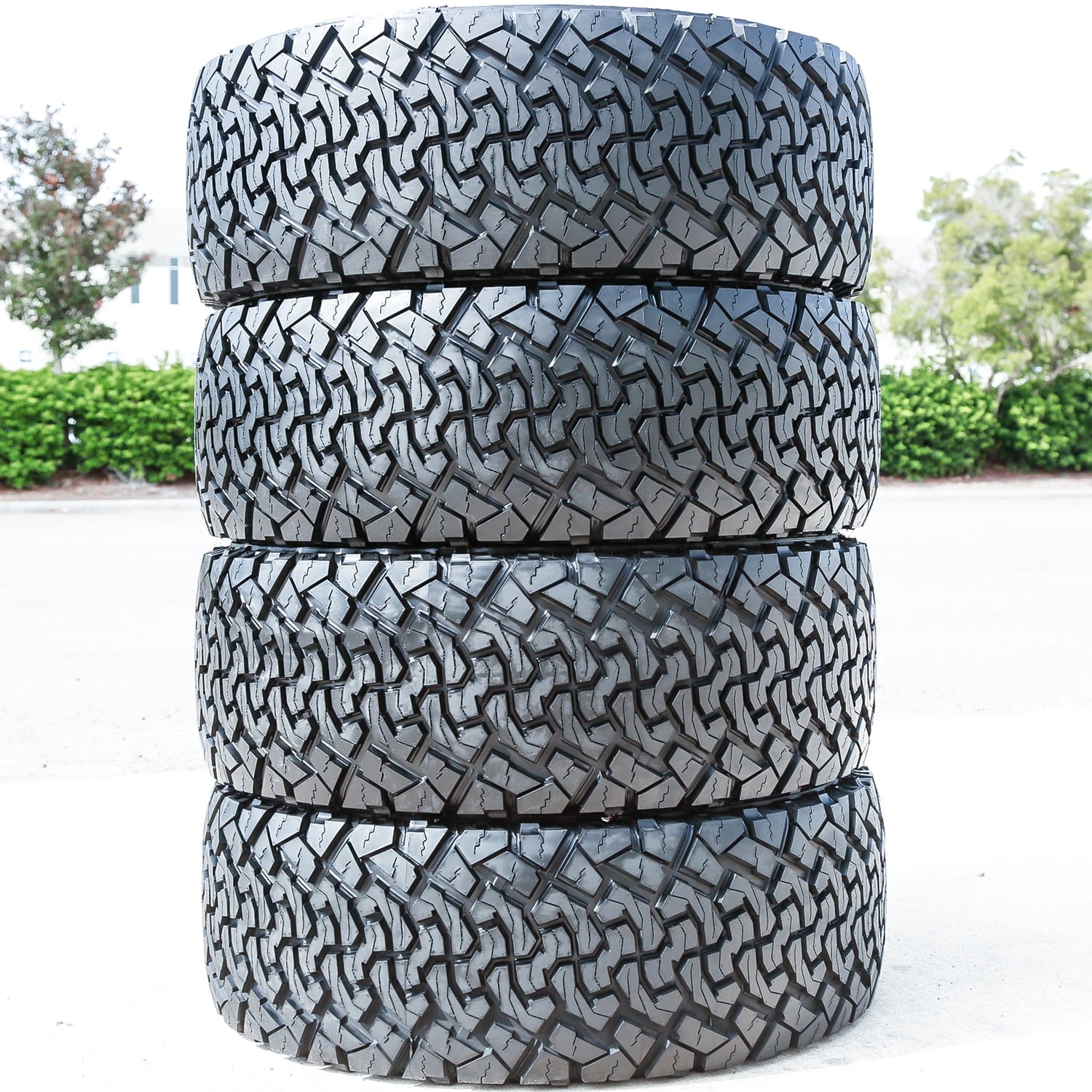 Venom Power Terra Hunter X/T 33X12.50R22 114Q F 12 Ply Extreme Terrain Light Truck Tire