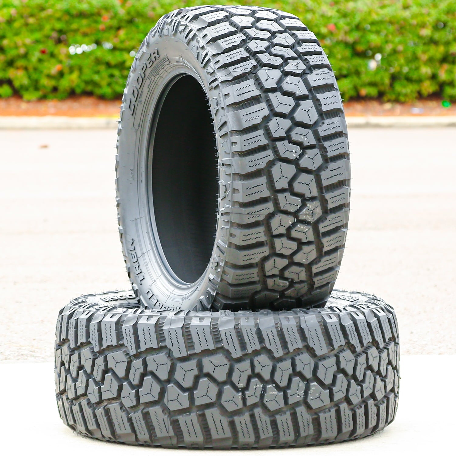 Cooper Tires Cooper Discoverer Rugged Trek All-Season LT265/60R20 121Q Tire Fits: 2022 Toyota Tundra SR TRD Off-Road, 2023 Toyota Tundra 1794 Edition