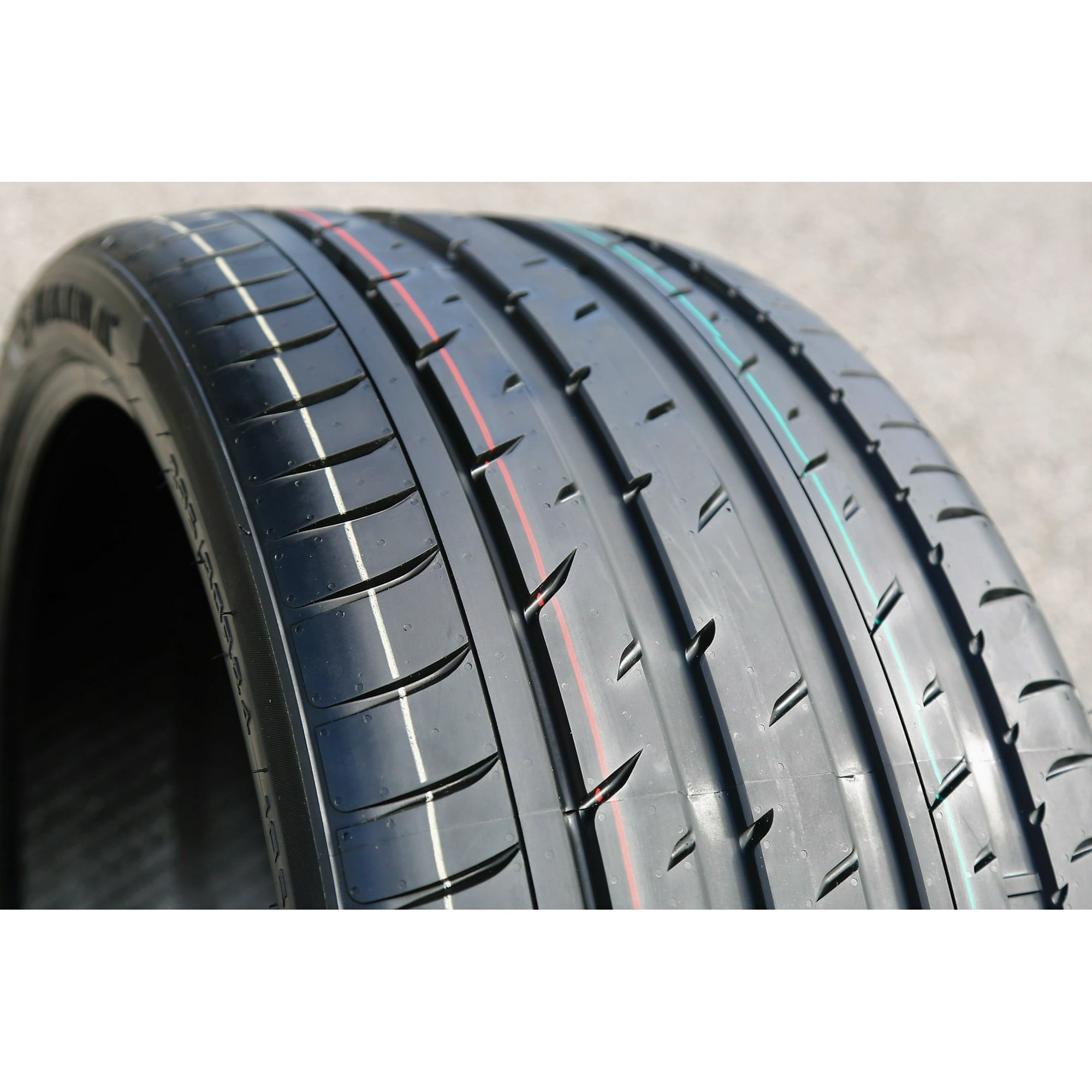 Haida HD927 245/30R20 ZR 90W XL Performance Tire Fits: 2015 Lamborghini Huracan LP610-4, 2018 Lamborghini Huracan LP610-4 Spyder