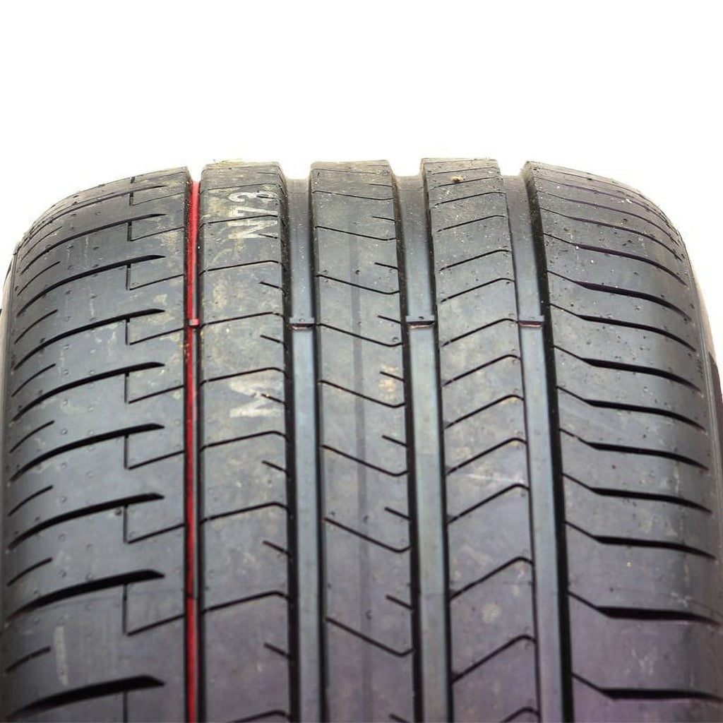 Pirelli P Zero PZ4-Luxury 275/45R20 110Y Passenger Tire