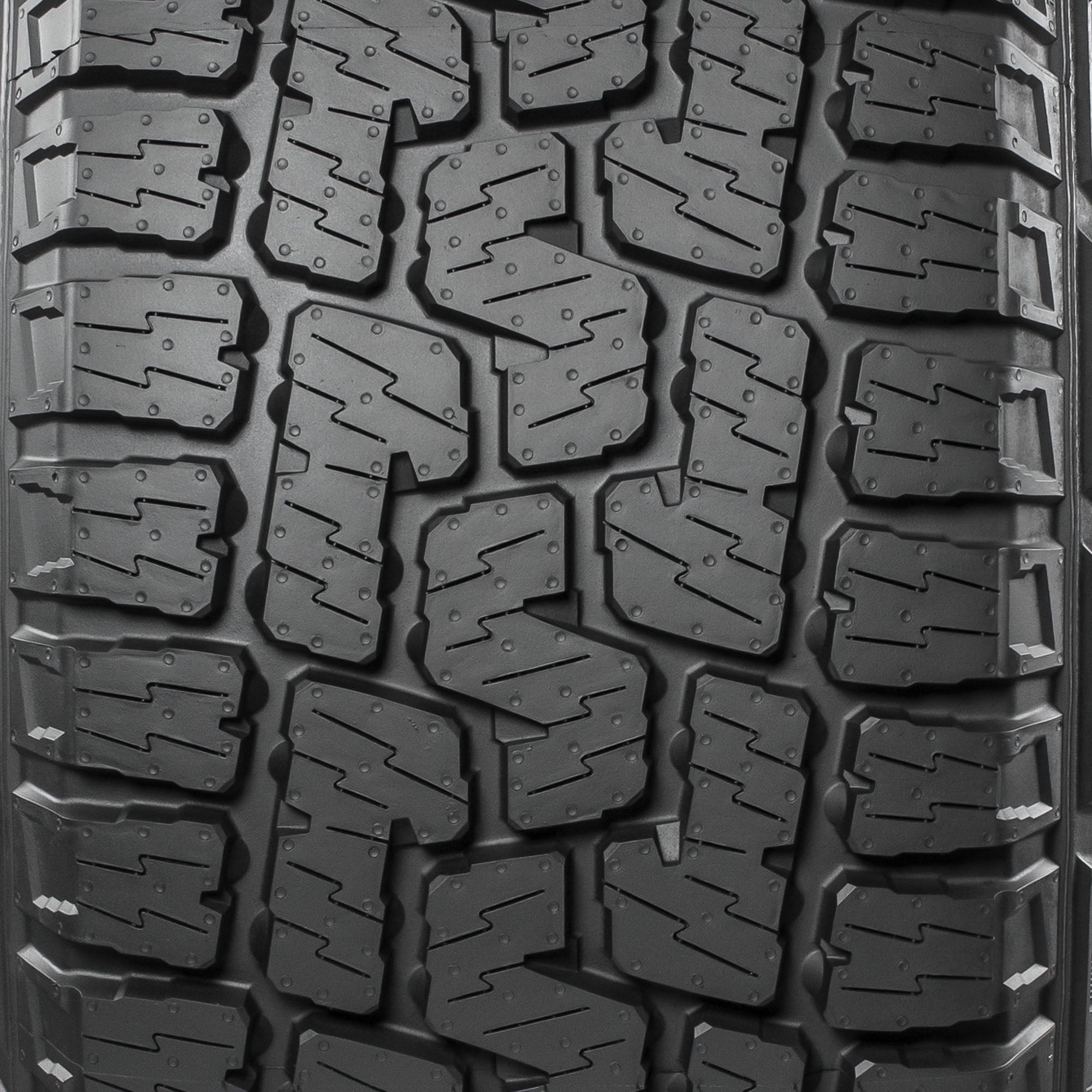 Pirelli Scorpion All Terrain Plus All Terrain LT275/70R18 125/122S E Light Truck Tire